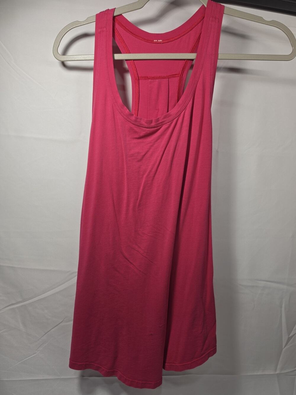Lululemon Love Pleated Racerback Tank Top Women's size 10 Bright Pink B7